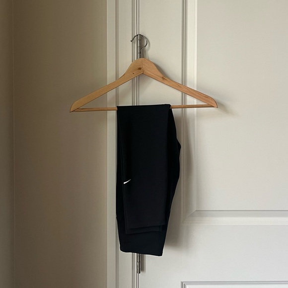 2 pairs NIKE Dri-fit Leggings XS, Black & Grey - Picture 4 of 7